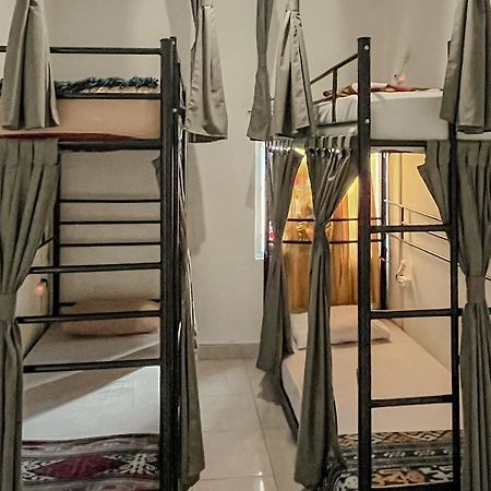 Oke Baik Hostel Yogyakarta Ngoại thất bức ảnh
