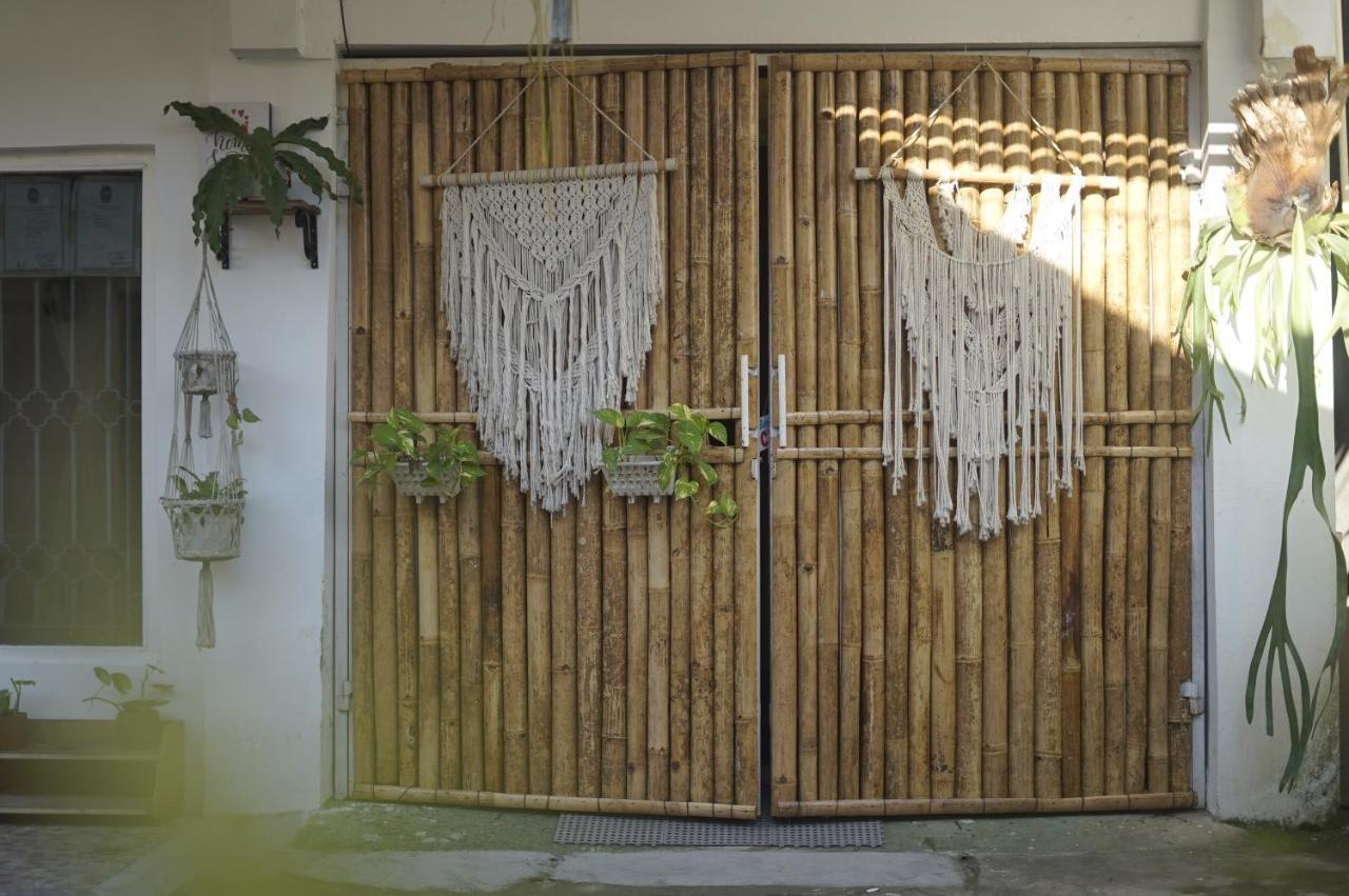 Oke Baik Hostel Yogyakarta Ngoại thất bức ảnh