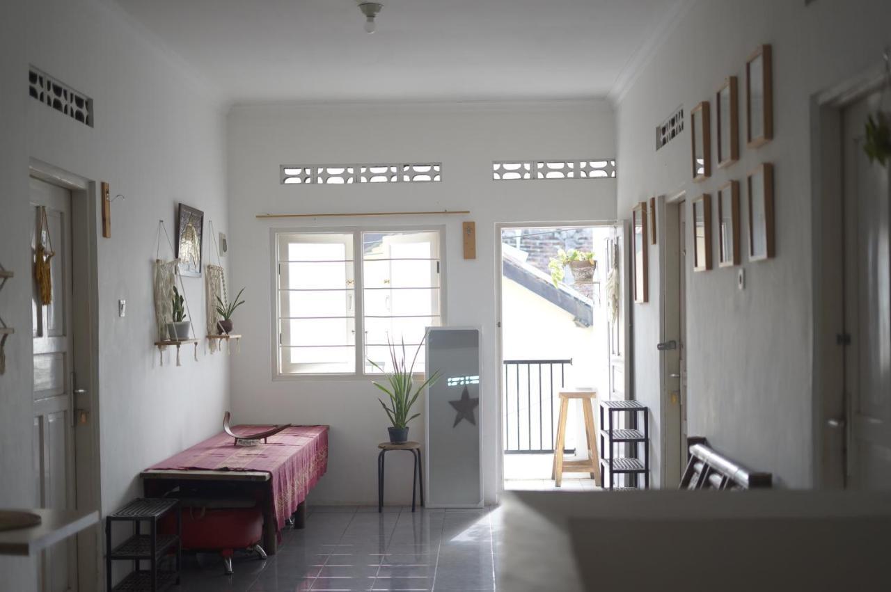 Oke Baik Hostel Yogyakarta Ngoại thất bức ảnh