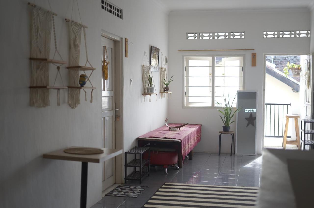 Oke Baik Hostel Yogyakarta Ngoại thất bức ảnh