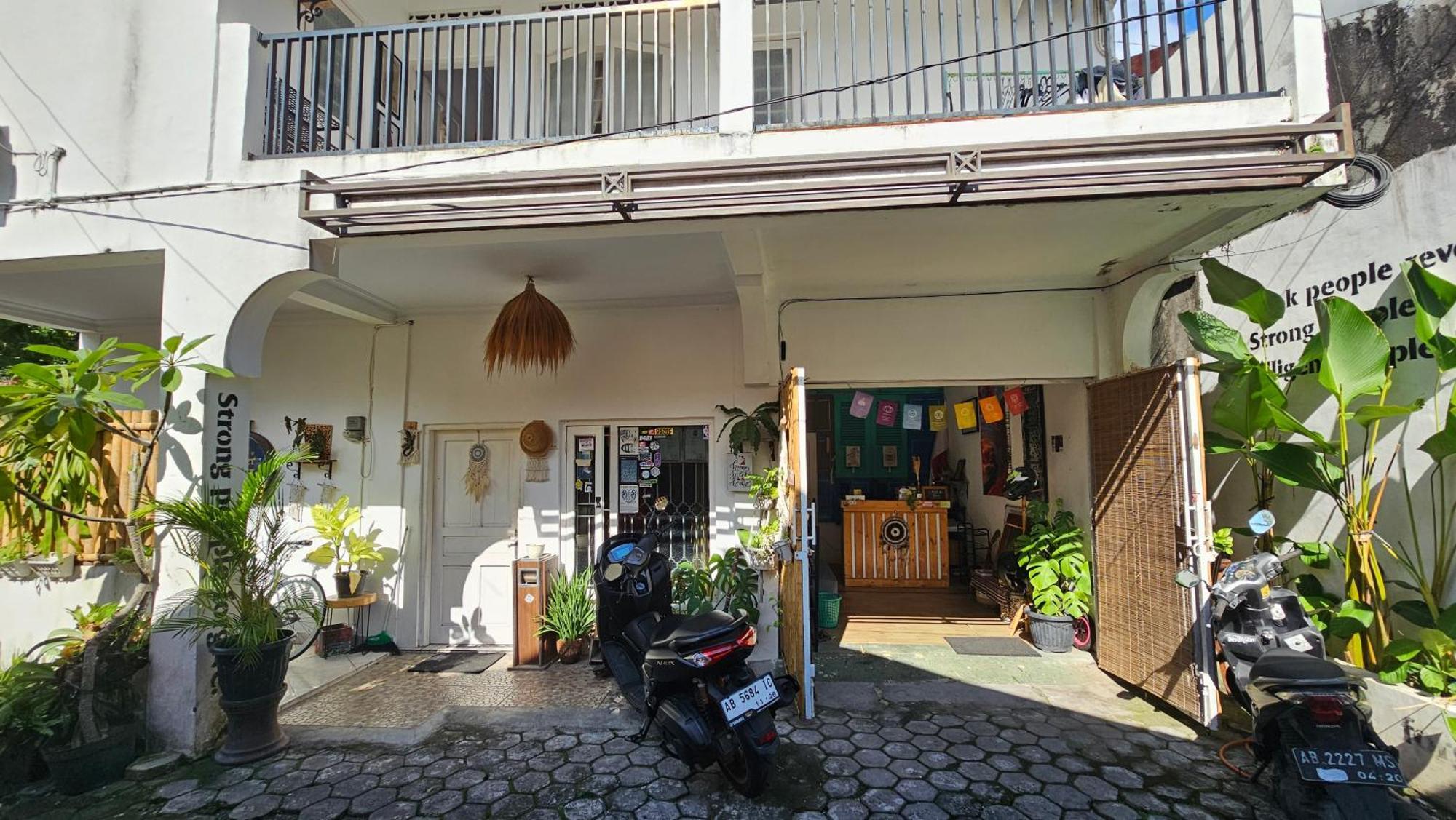 Oke Baik Hostel Yogyakarta Ngoại thất bức ảnh