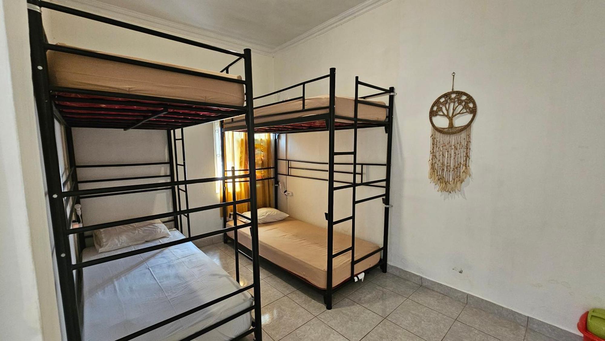 Oke Baik Hostel Yogyakarta Ngoại thất bức ảnh