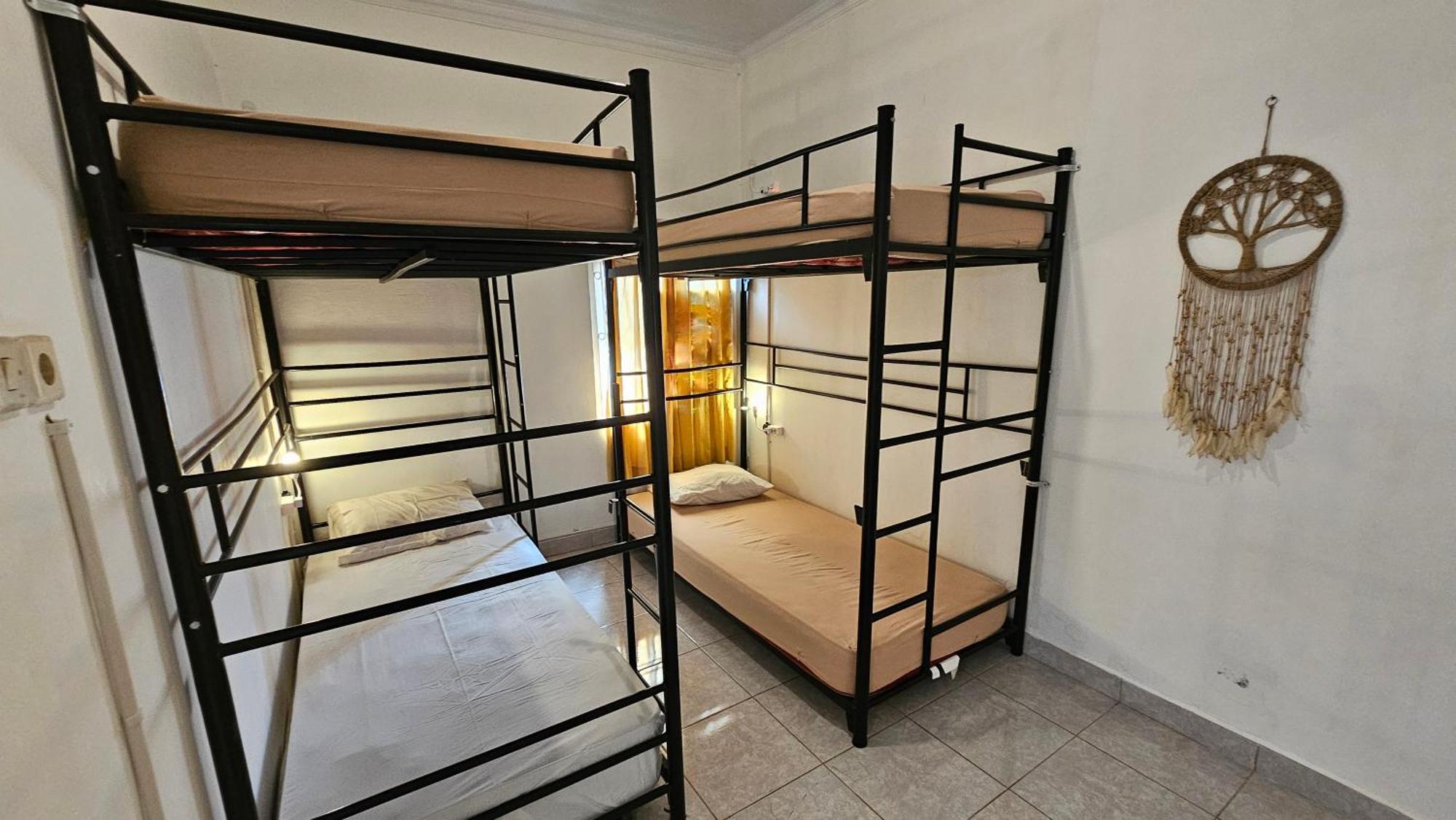 Oke Baik Hostel Yogyakarta Ngoại thất bức ảnh