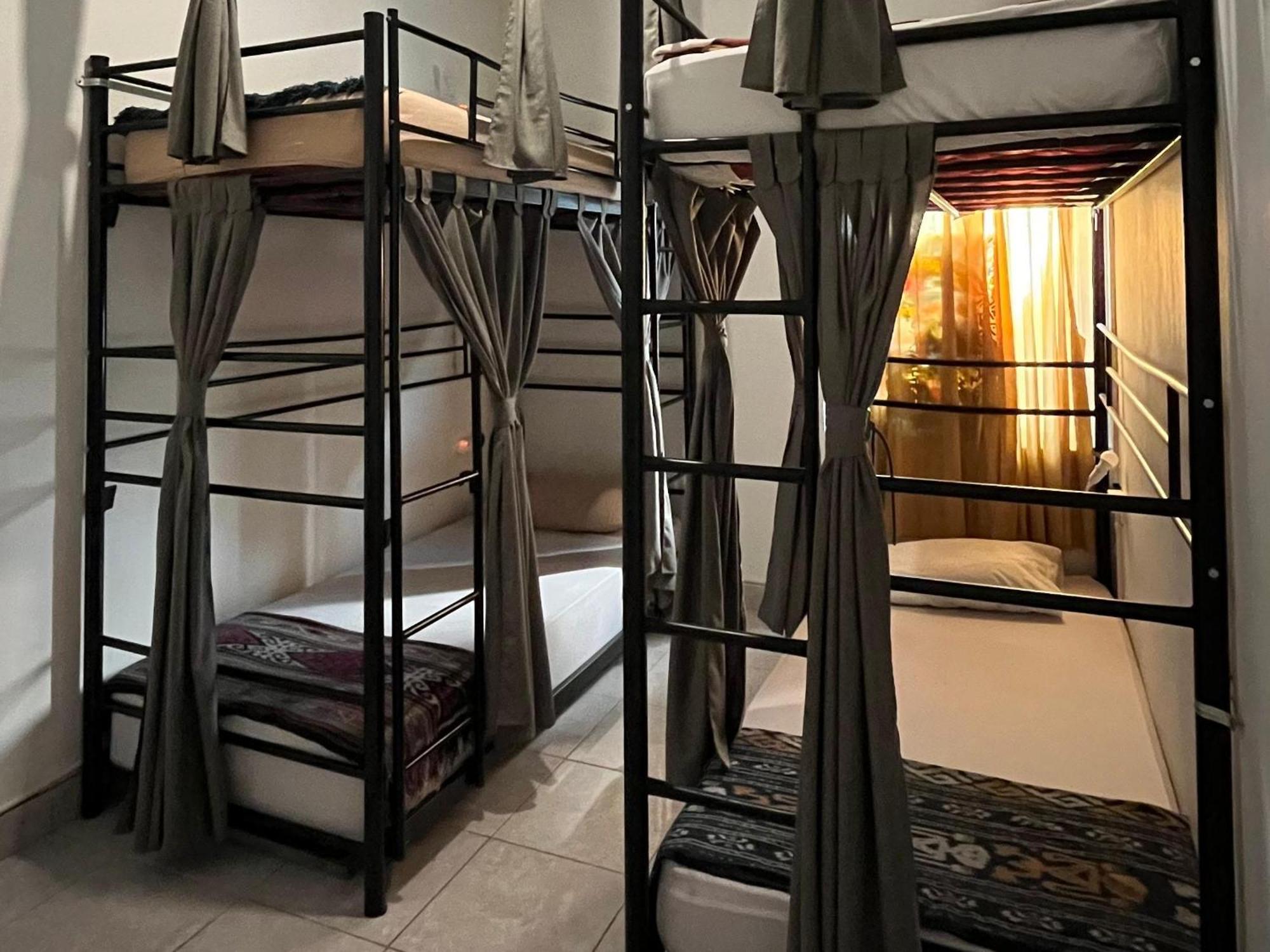 Oke Baik Hostel Yogyakarta Ngoại thất bức ảnh